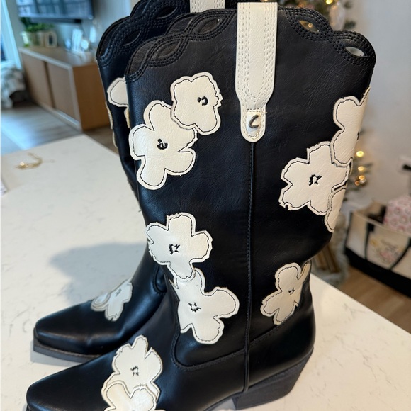 Circus by Sam Edelman Shoes - Circus by Sam Edelman Black and White Floral Heeled Boots